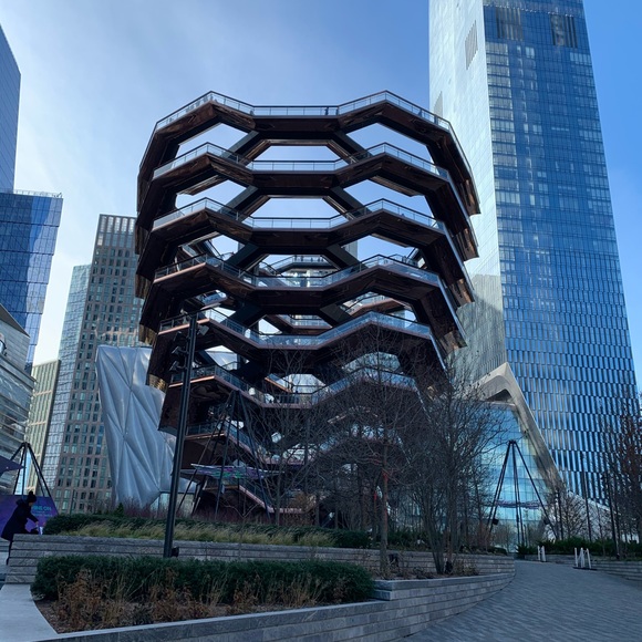 Meet your Posh Ambassador Mirian - Picture 8 of 8